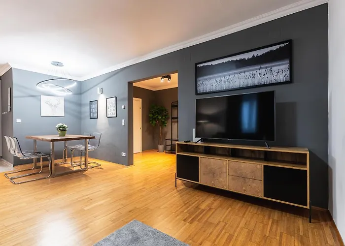 Appartement Live Centrally In A Spacious And Modern In *