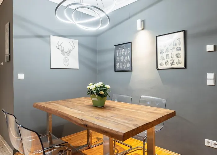 Live Centrally In A Spacious And Modern In Wenen