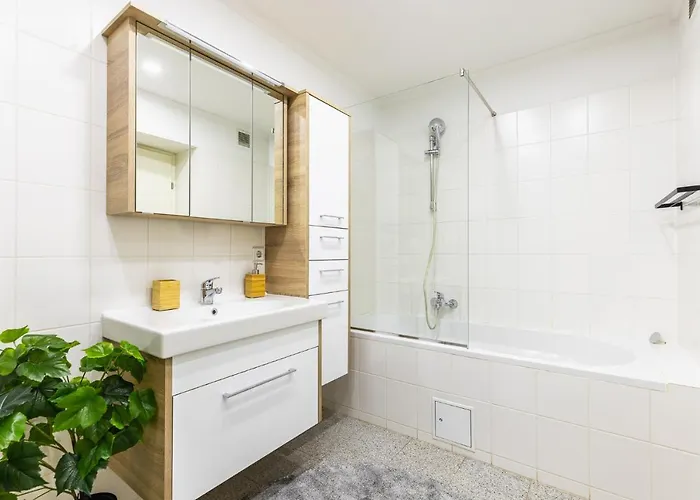 Live Centrally In A Spacious And Modern In * Vienna